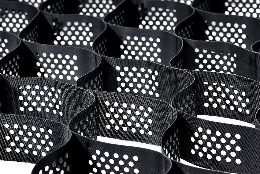 Geokorys šlaitų tvirtinimui 50 mm, segmentas 2,6×7,5 m (19,5 m2)